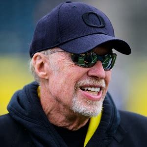 Phil Knight Age, Height, Weight, Birthday .
